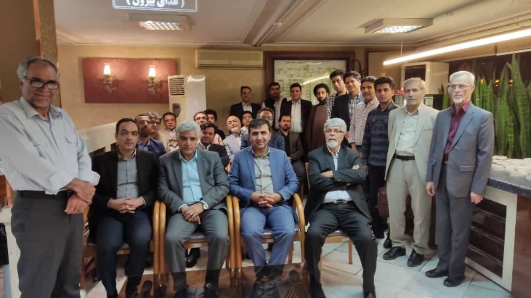 گرامیداشت هفته معلم و تقدیر از معلمان پر تلاش دبیرستان مفید